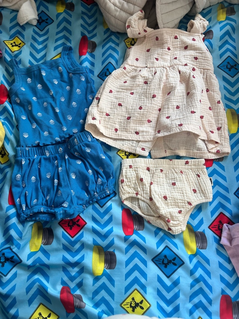 Girls 3-6 month clothing bundle